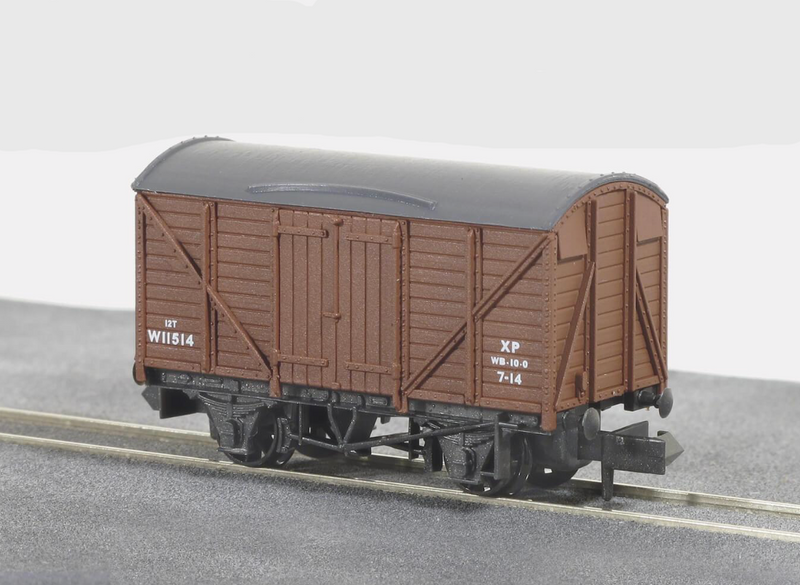 Peco N NR-43B Box Van Stand BR Brown