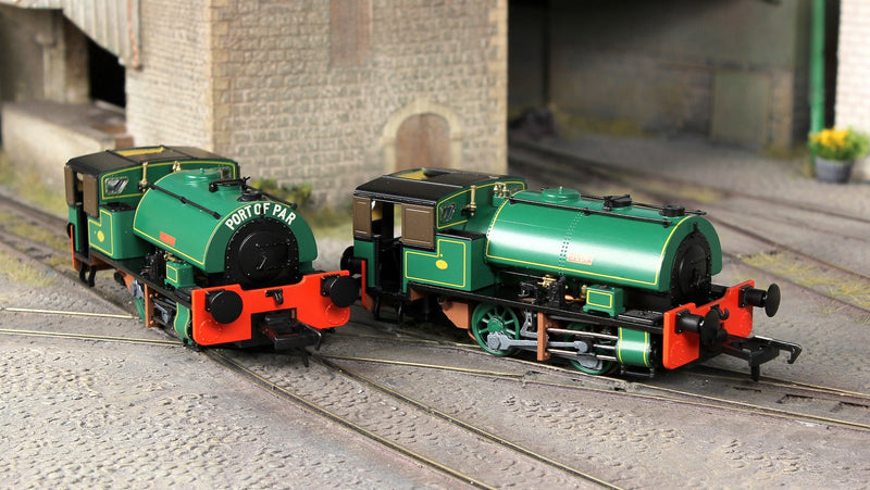 Rapido OO Port of Par Bagnalls Twin Pack Lined Dark Green DCC Sound Fitted - 968501
