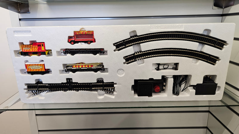 Hornby R1107 Bartellos Big Top Circus Train Set, Boxed, Complete, Good Runner Noisy Backwards