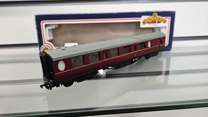 Bachmann 34-426 63 Thompson Composite Brake Coach Maroon, Boxed