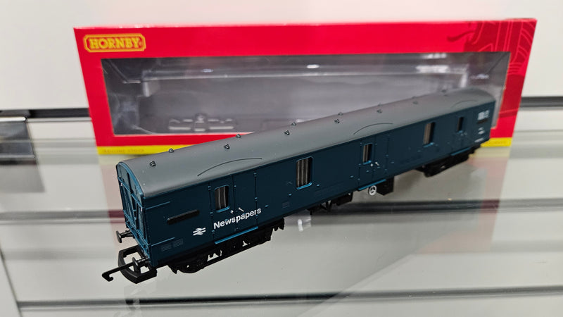 Hornby R60092 BR Newspaper Van, Boxed