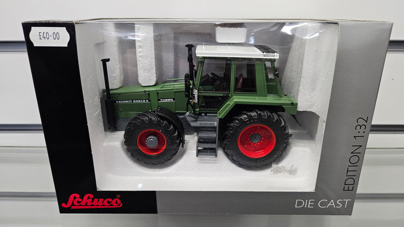 Schuco 1:32 Fendt Favorit 626 LSA, Boxed