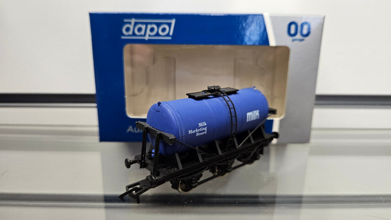 Dapol OO 4F-031-005 MMB Milk Tanker, Boxed