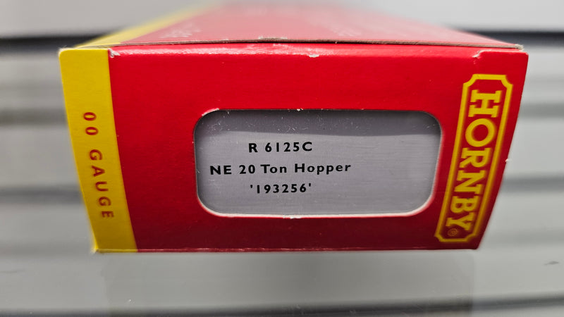 Hornby R6125C NE 20T Hopper 193256, Boxed