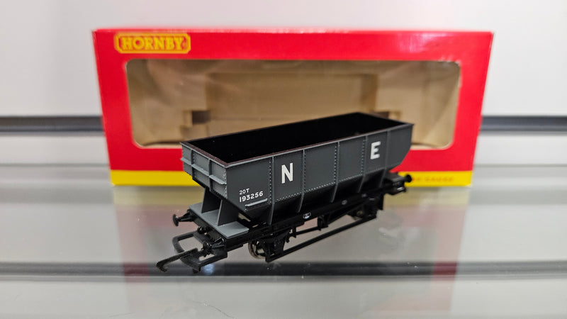 Hornby R6125C NE 20T Hopper 193256, Boxed