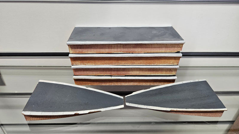 Hornby Platform Bundle 4 x Straight & 2 x Ramps, Ramps Chipped Unboxed