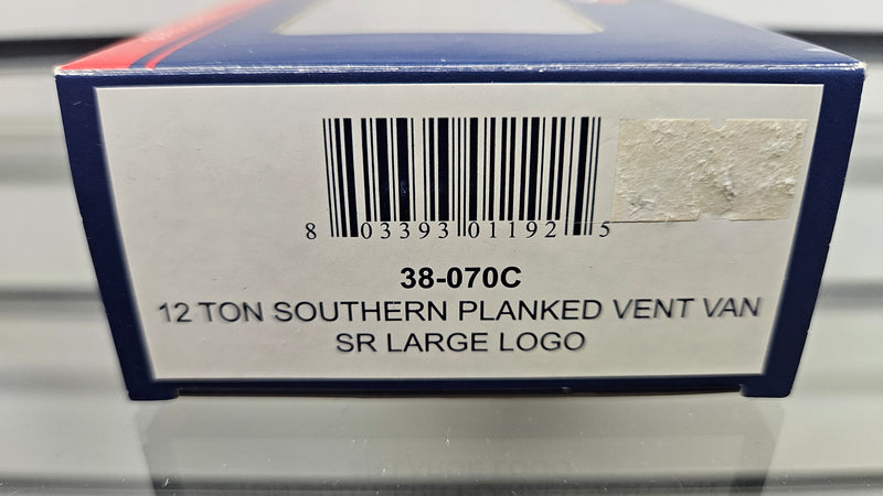 Bachmann 38-070C 12T Southern Planked Vent Van SR Large Logo, Boxed