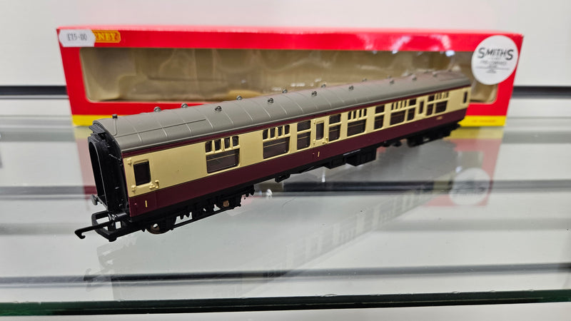 Hornby R4206 BR MK1 Composite Coach Crimson & Cream E15331, Boxed