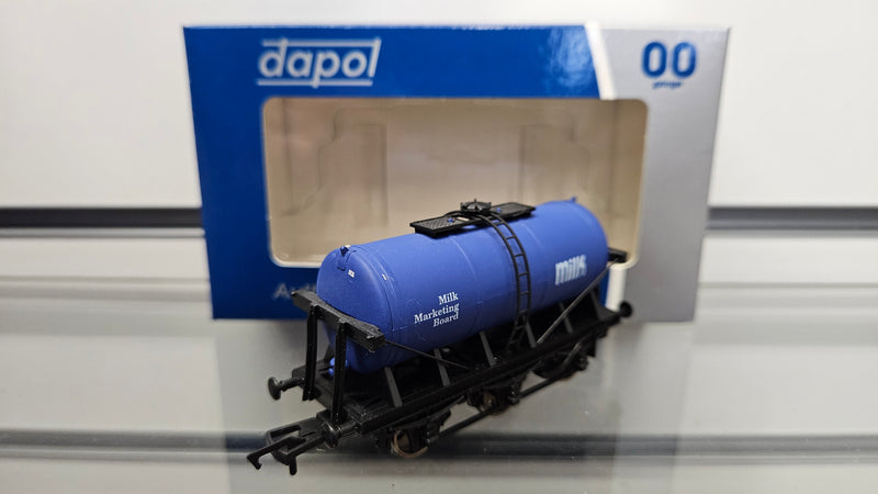 Dapol OO 4F-031-005 MMB Milk Tanker, Boxed