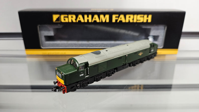 Graham Farish 371-177A Class 40 Diesel Locomotive D382 BR Green Late Crest, Boxed, Good Runner, Knocking Noise