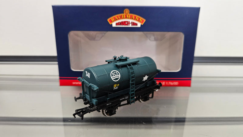 Bachmann 37-656A 14T Tank Wagon ICI Chemicals, Boxed