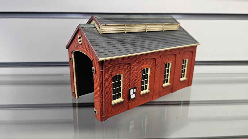 Scenix EM6102 Engine Shed, Unboxed