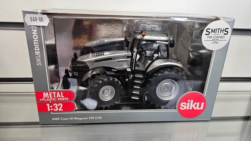 Siku 1:32 4489 Case IH Magnum 370 CVX, Boxed