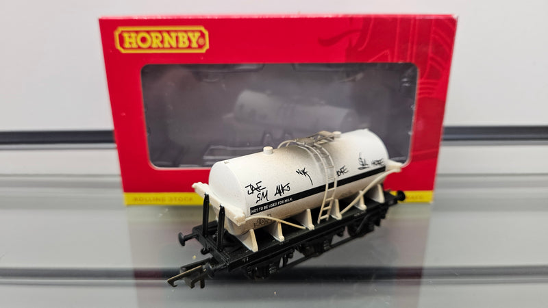 Hornby R6499 Graffiti 6 Wheel Milk Tank AWD 3035, Boxed