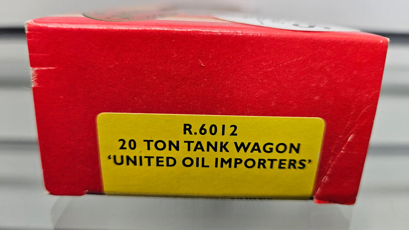 Hornby R6012 20T Tank Wagon United Oil Importers, Boxed