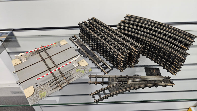 Tri-ang Series 3 Track Bundle, Unboxed, 17 x R193 Curves, 18 x R190 Straights, 1 x Point & 1 Level Crossing