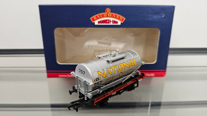 Bachmann 37-659A 14T Tank Wagon National Benzole, Boxed