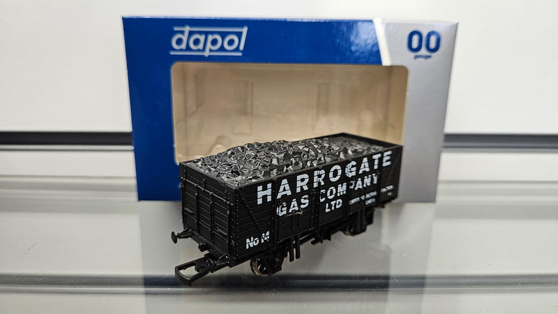 Dapol OO 4F-090-102 Harrogate Gas 9 Plank Wagon, Boxed