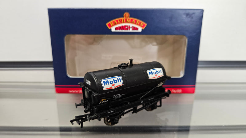 Bachmann 37-675B 14T Tank Wagon Mobil Black, Boxed