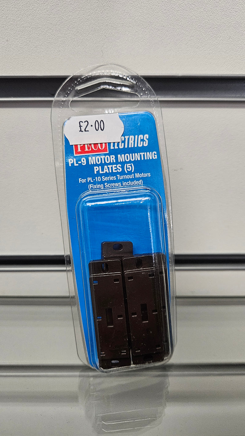 Peco PL-9 Motor Mounting Plates x 5, Boxed
