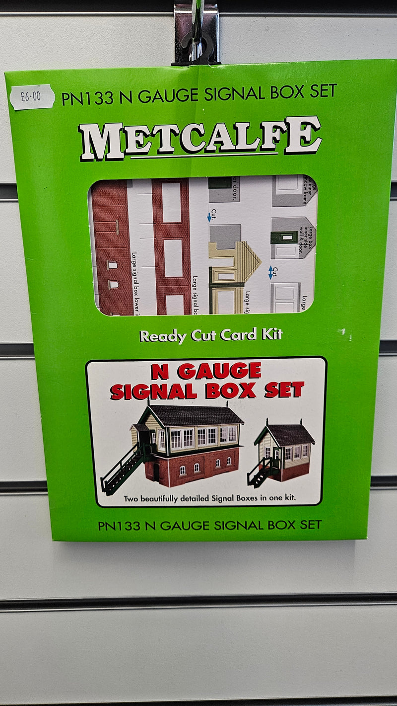 Metcalfe PN133 Signal Box Set, Complete