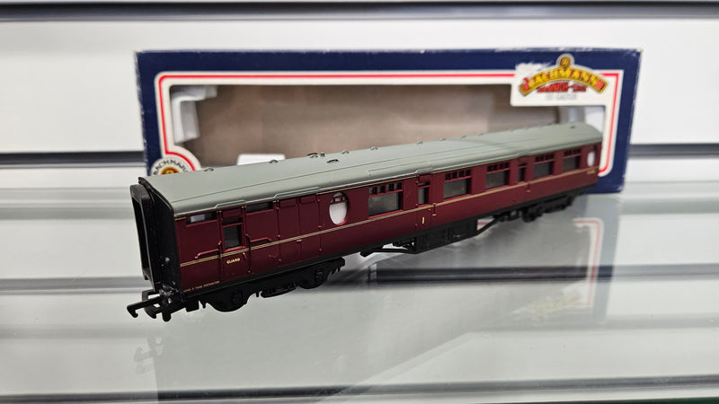 Bachmann 34-426 63 Thompson Composite Brake Coach Maroon, Boxed