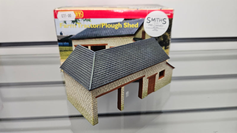 Hornby R8785 Farm Tractor/Plough Shed, Boxed
