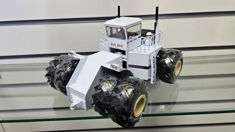 Ertl Toy Farmer 1:32 40015 Big Bud 16V 747, Boxed