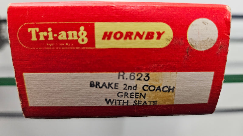 Hornby R623 Brake 2nd Coach Green With Seats, Boxed