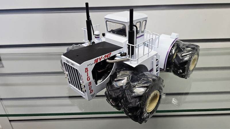 Ertl Toy Farmer 1:32 40015 Big Bud 16V 747, Boxed