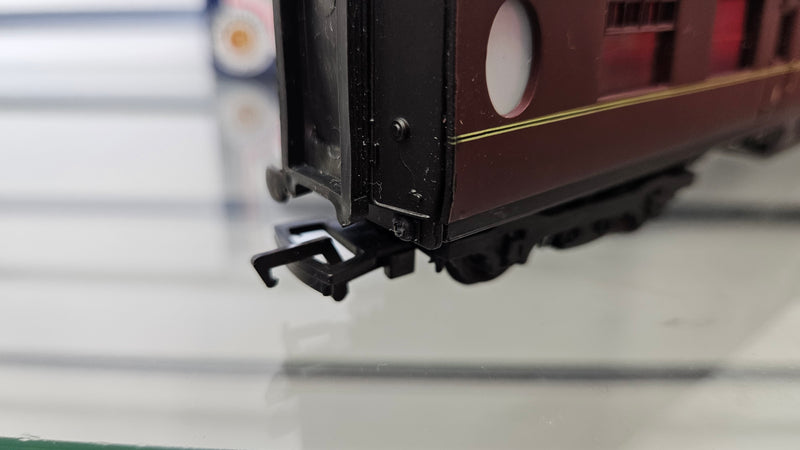 Bachmann 34-476 63 1st Corridor Maroon BR Coach, Missing Buffer, Boxed