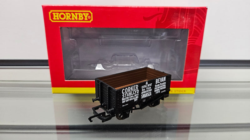 Hornby R6753 6 Plank Wagon Corker & Bevan, Boxed