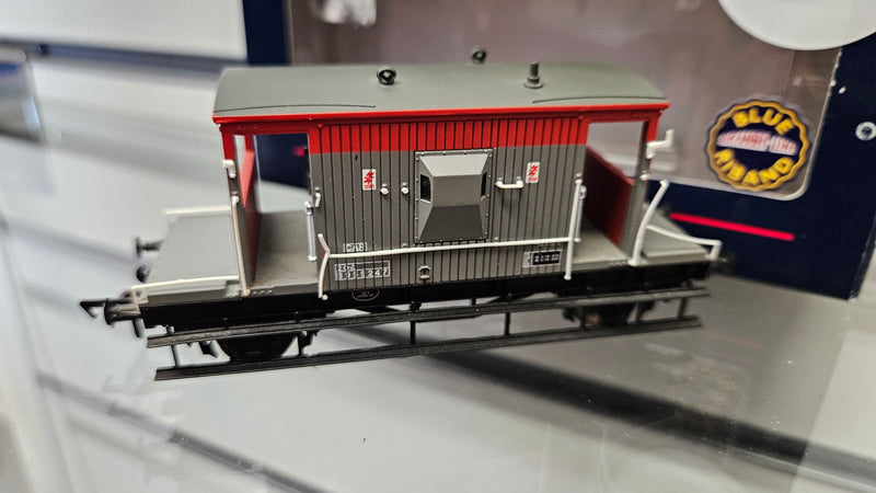 Bachmann 37-535 20T Brake Van Flush Sides Railfreight, Boxed