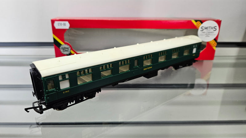 Hornby R933 SR Composite Coach, Boxed