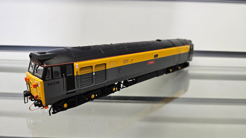 Hornby Class 50 015 Valiant Dutch Livery, DCC Sound, Good Runner, Missing Buffers, Lights Error