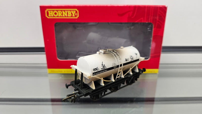 Hornby R6499 Graffiti 6 Wheel Milk Tank AWD 3035, Boxed