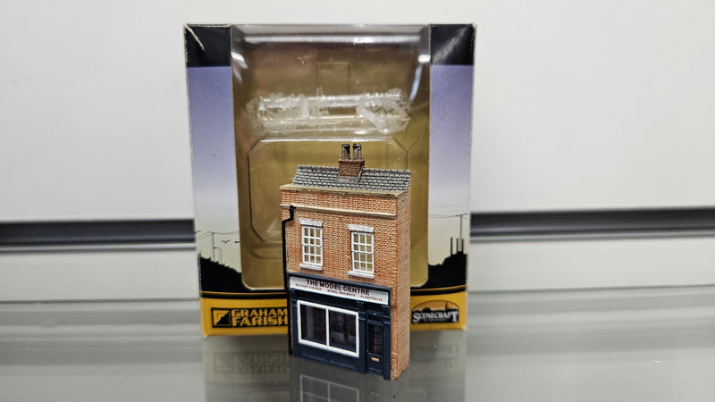 Graham Farish 42-275 Low Relief Model Shop, Boxed