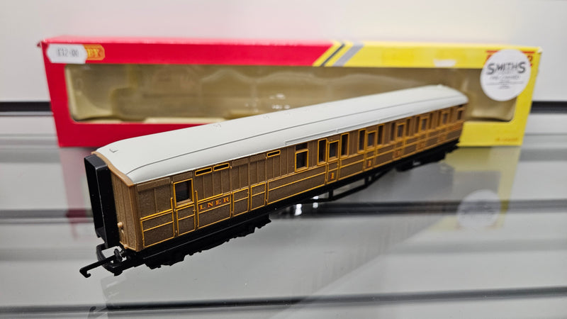 Hornby R4333 LNER Teak Brake Coach 4237, Boxed