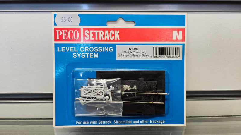 Peco ST-20 Level Crossing Unit With Gates, Boxed