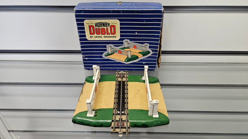 Hornby Dublo (A) D1 Level Crossing, Boxed