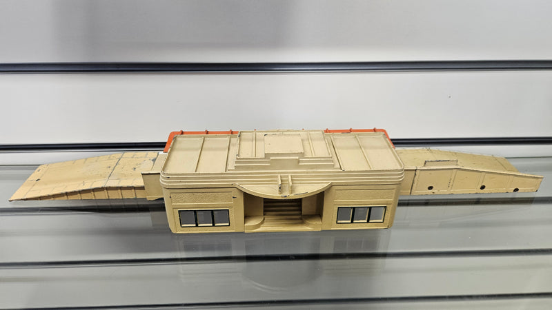 Hornby Dublo D1 Through Station, Unboxed, Wrong Ramp