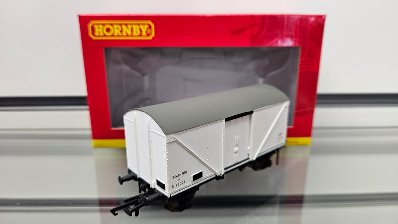 Hornby R6638A 12T Fish Van E87005, Boxed