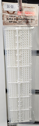 Ratio OO 426 LMS Station Fencing, Boxed