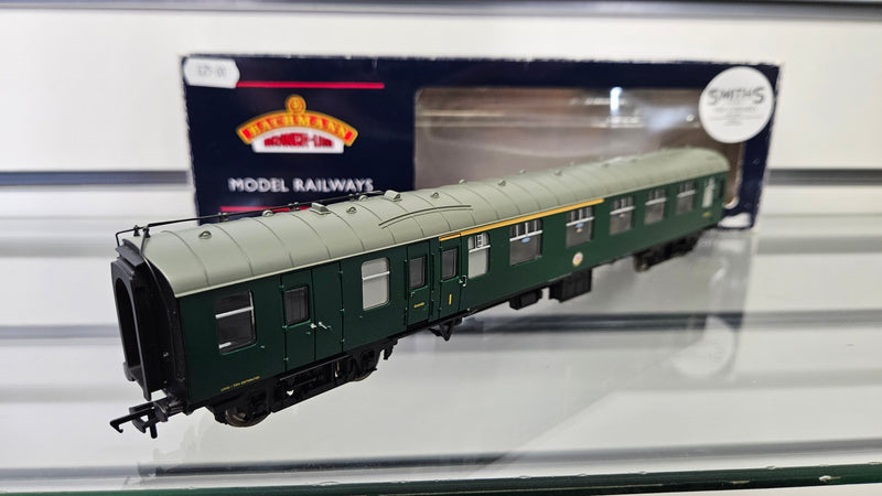 Bachmann 39-228B BR MK1 Brake Corridor Composite BCK SR Green, Boxed