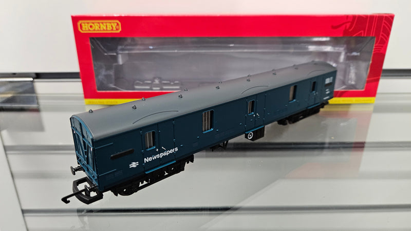 Hornby R60092 BR Newspaper Van, Boxed