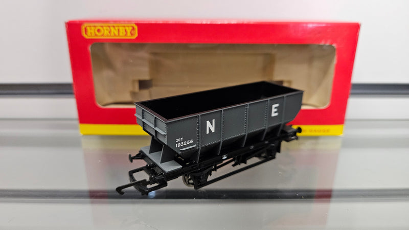 Hornby R6125C NE 20T Hopper 193256, Boxed
