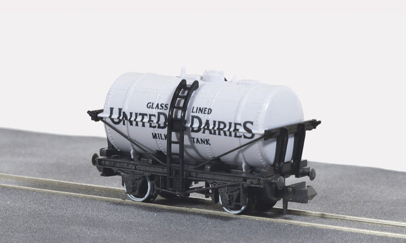 Peco N NR-P167 United Dairies Milk Tank Wagon