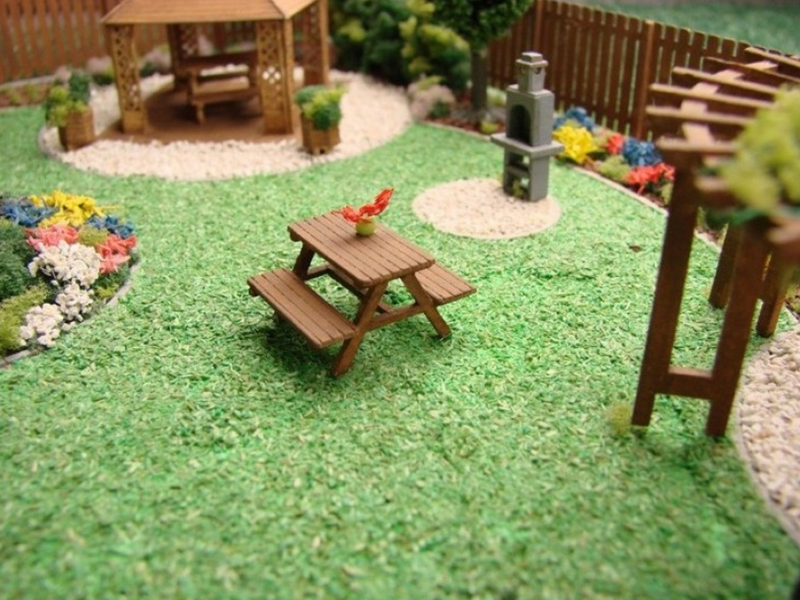 Railway Miniatures HO Garden Bench - RMHO012